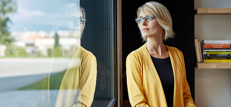 psychology student contemplates financial aid for school options